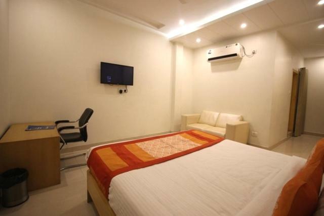Hotel Yash Inn Mirzāpur Exterior foto