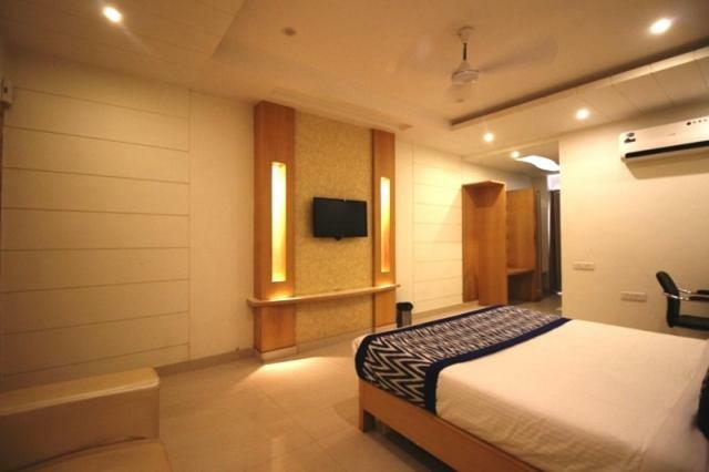Hotel Yash Inn Mirzāpur Exterior foto