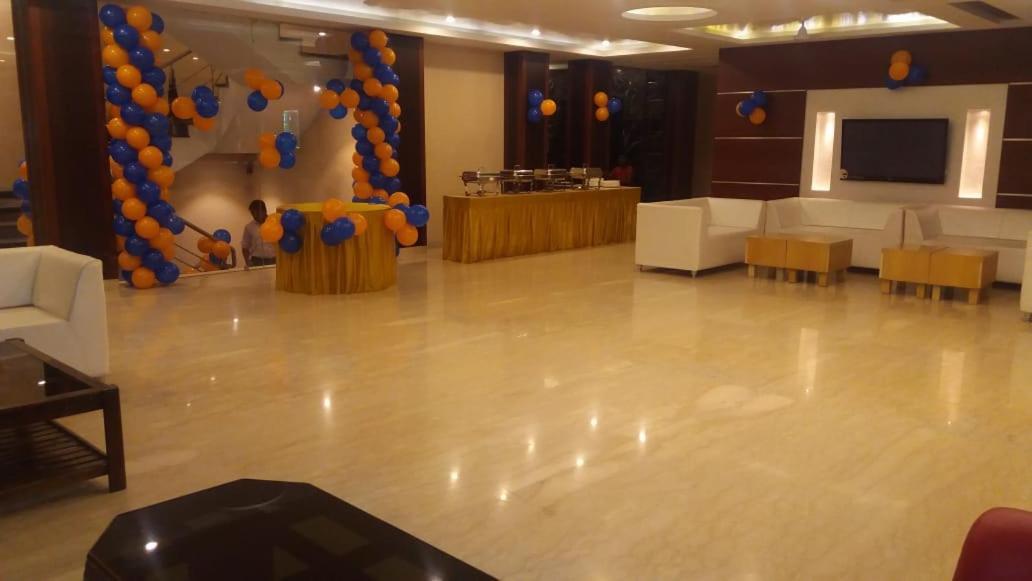 Hotel Yash Inn Mirzāpur Exterior foto